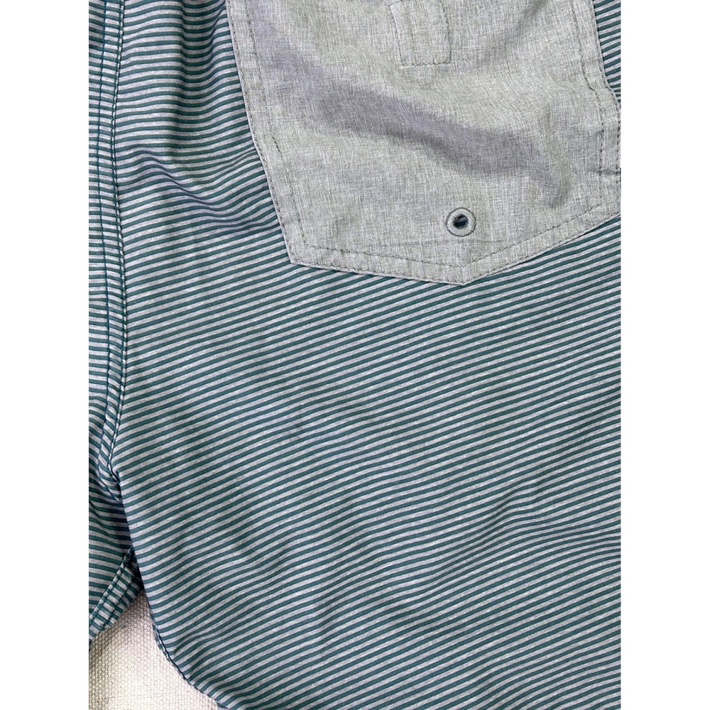 Vuori Banks Shorts Mens Large Grey Green Micro Stripe V302 Boardshorts - Picture 6 of 8